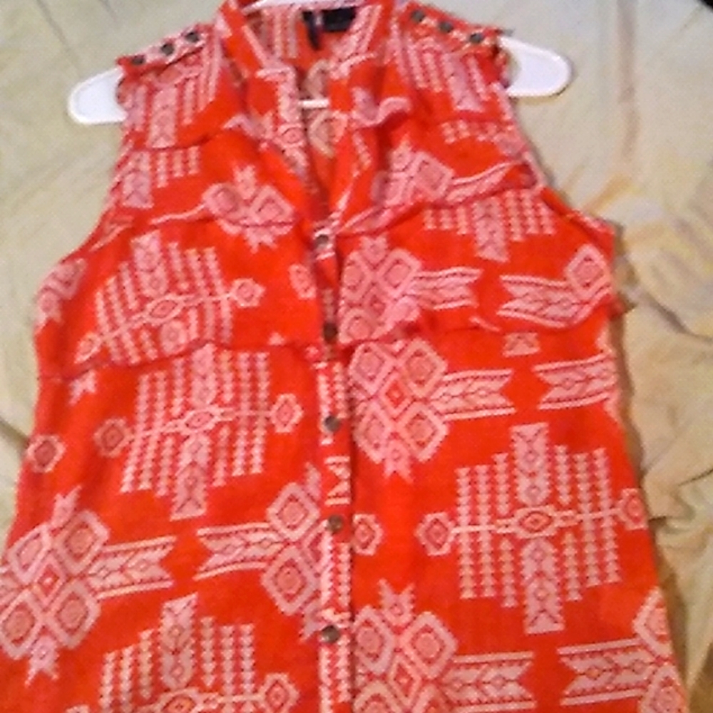 New Directions sleeveless button-up dress shirt; medium